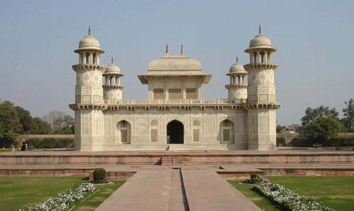 Adore the Beauty of Taj Mahal